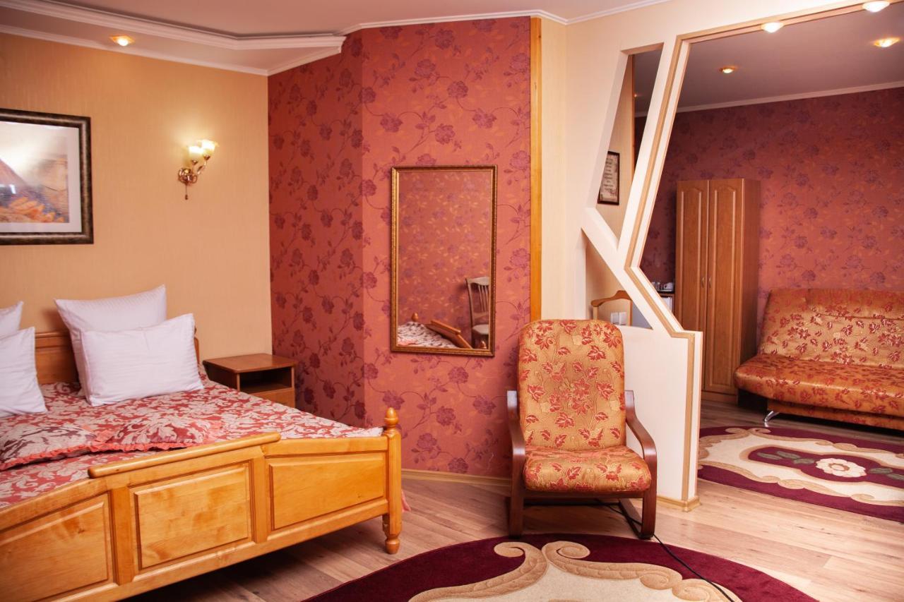 Piligrim 1 Hotel Nikolayev Ngoại thất bức ảnh